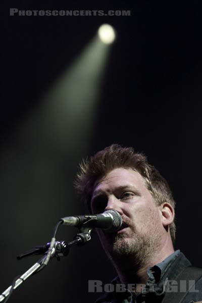 QUEENS OF THE STONE AGE - 2011-07-02 - BELFORT - Presqu'ile du Malsaucy - Joshua Michael Homme III